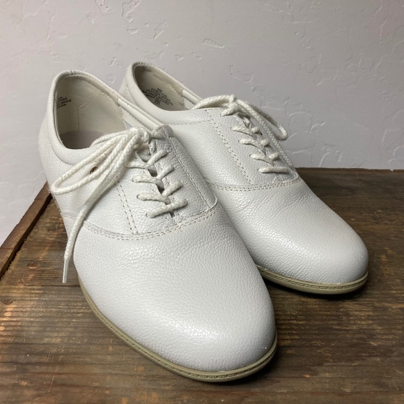 Easy Spirit Shoes Womens 8 M Motion Sneakers Oxford Leather Low Top Lace Up - Picture 1 of 12